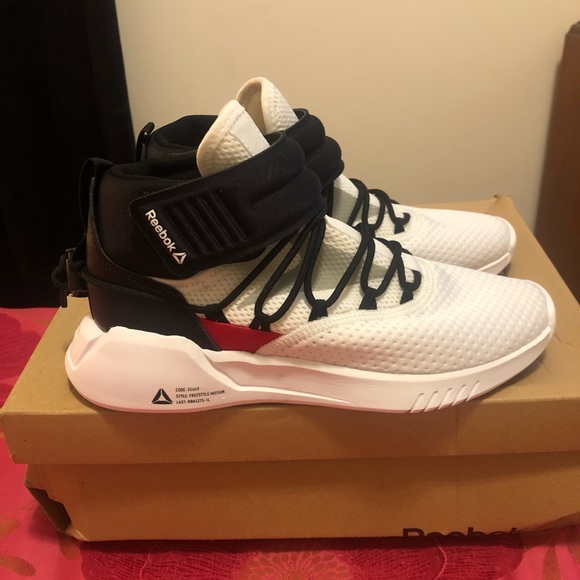 New Reebok women’s freestyle motion - Picture 3 of 7